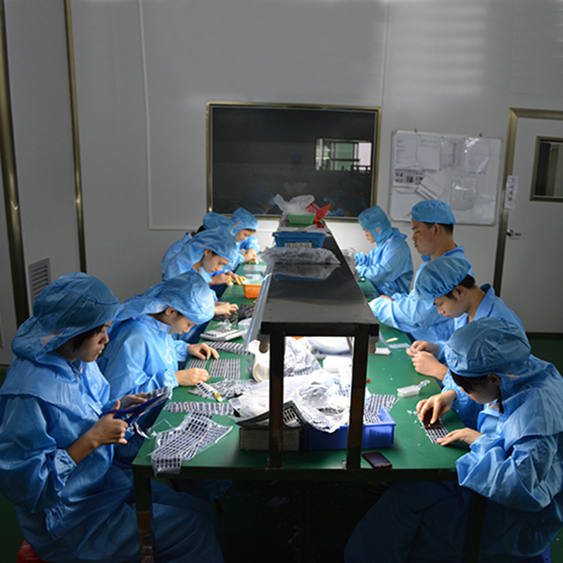 利順?biāo)苣z包裝車間